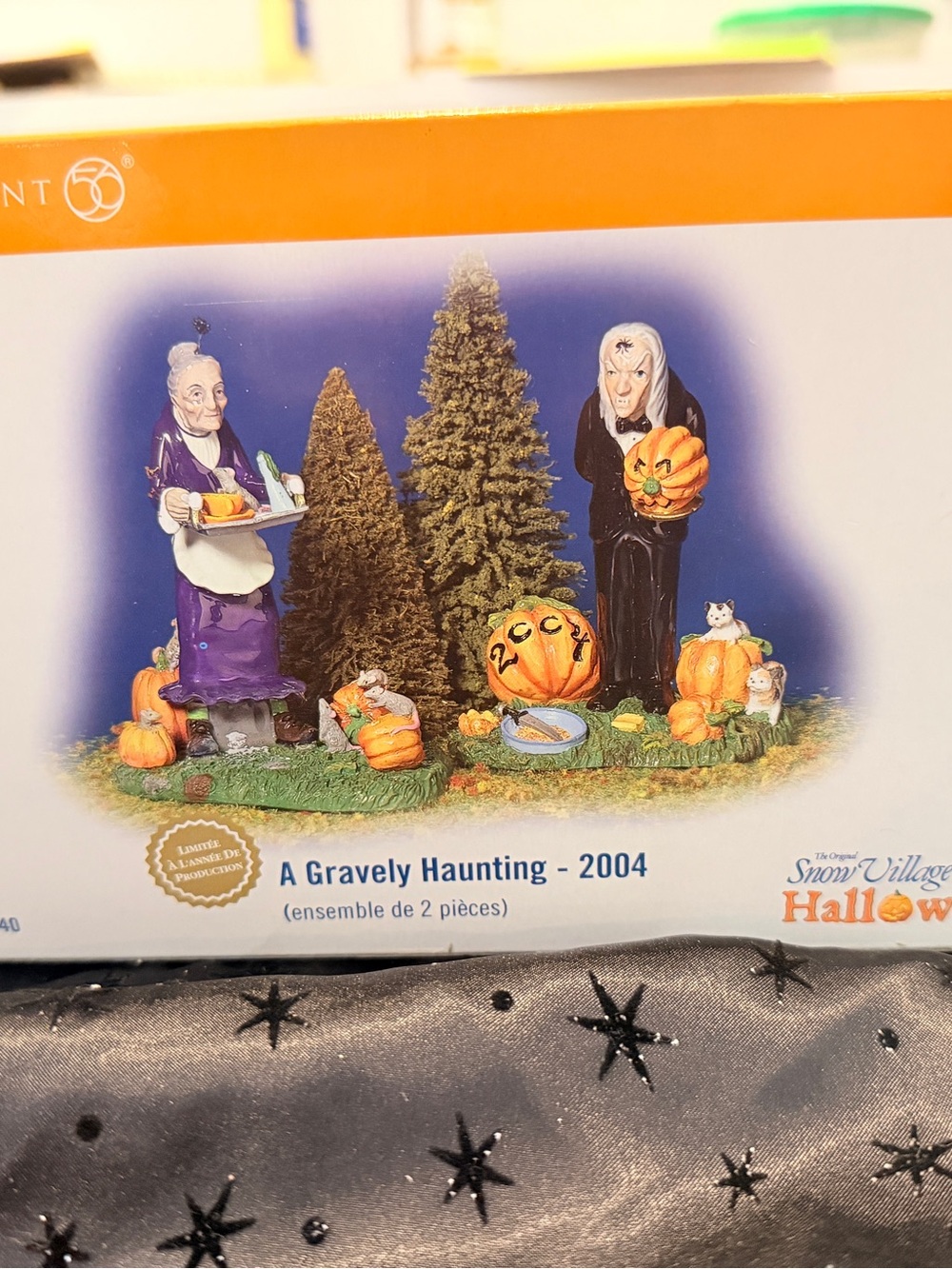 Department 56 A Gravely Haunting Figurine Set - retired